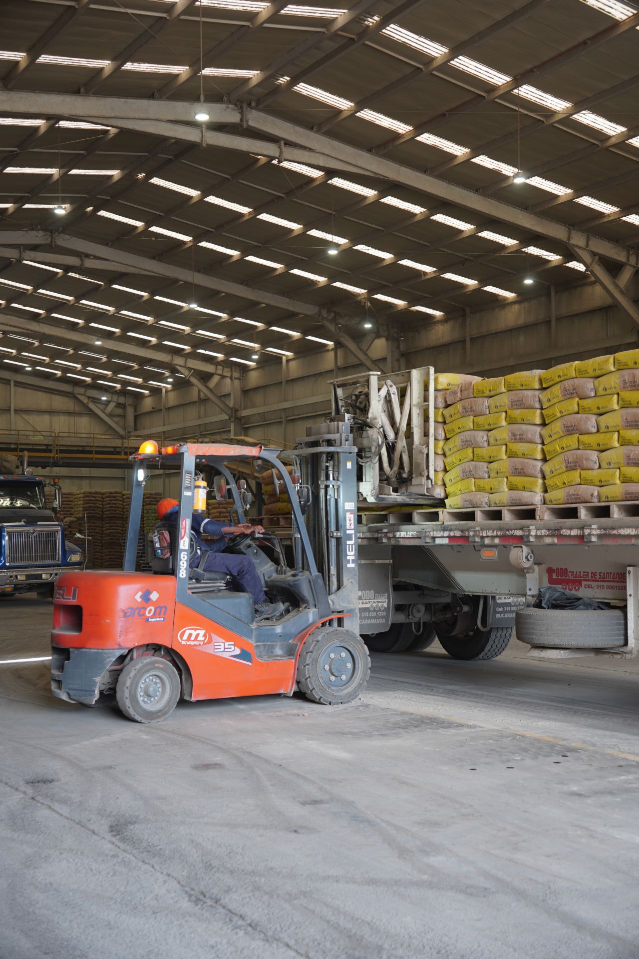 Cargue mecanizado de producto