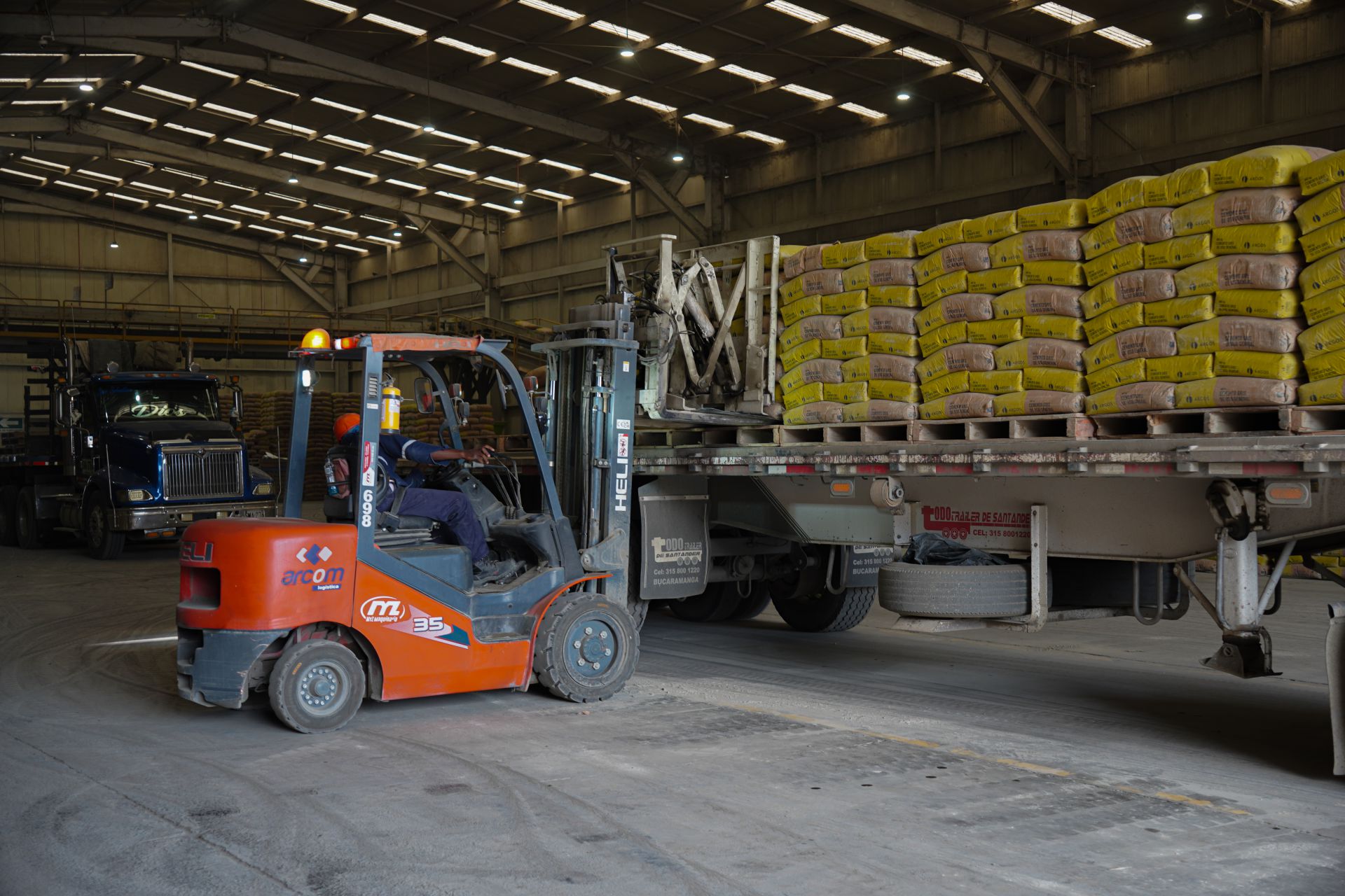 Operación logística de Servicios Arcom